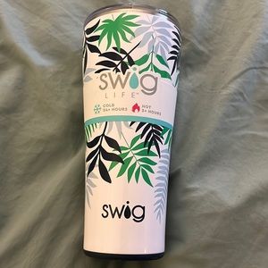 32oz swig life stainless steel insulated Tumblr, green and blue leaves.